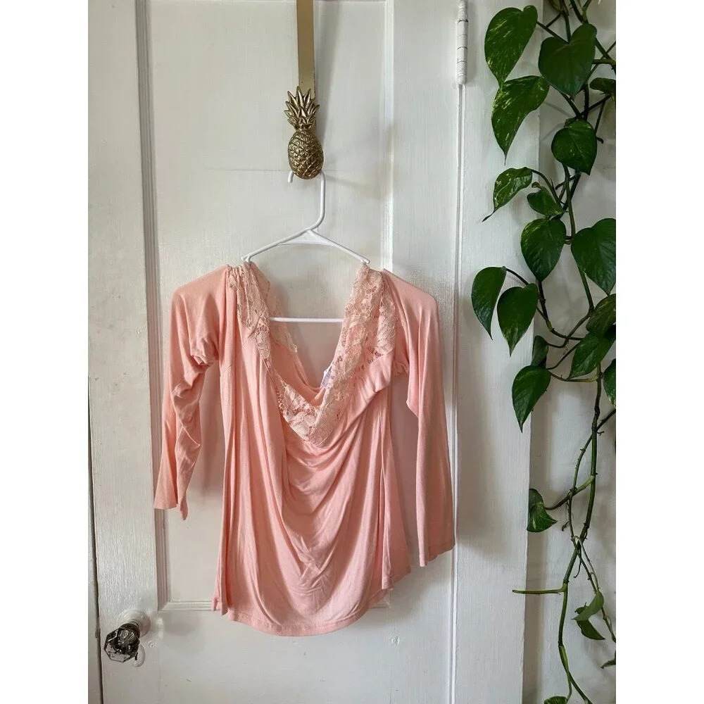 Venus Women’s size large pink Blouse